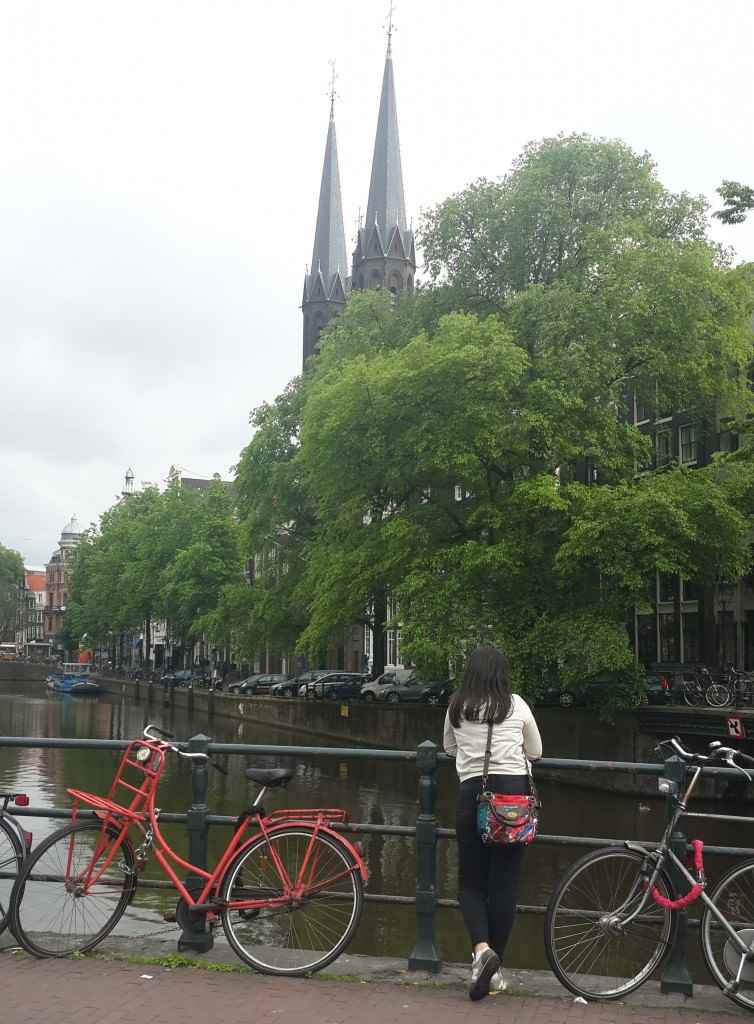 yesempatik-amsterdam-gezi-rehberi-seyahat-gezgin-kanal-bisiklet-gezgin-ev-bisikletli