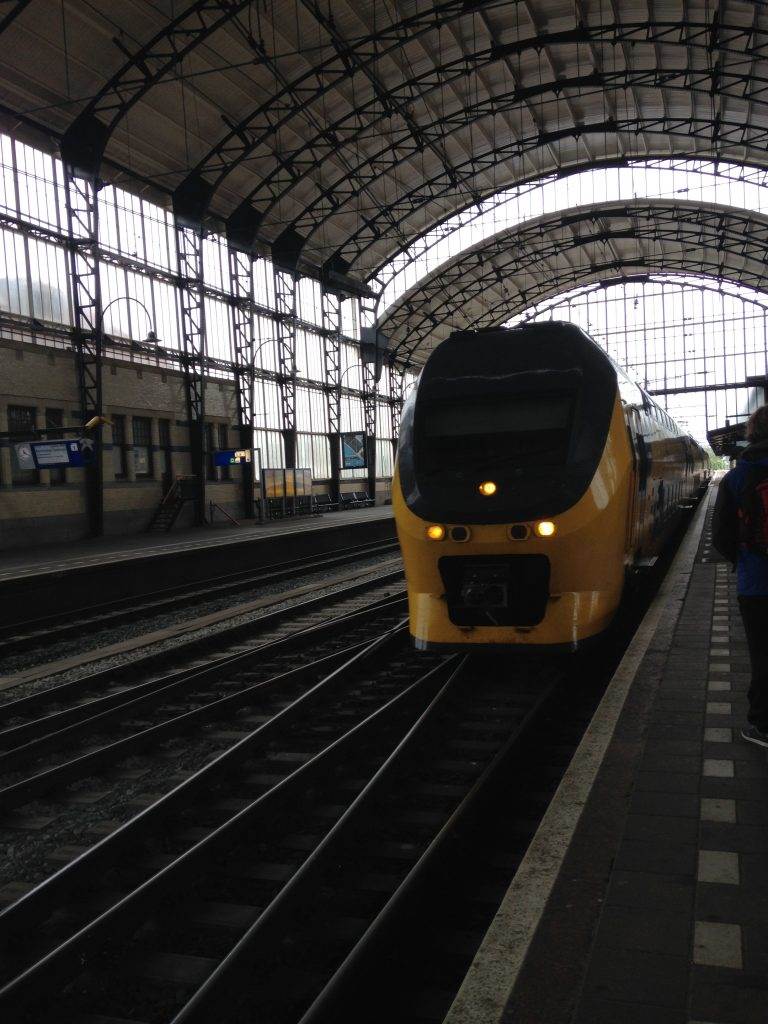 yesempatik-hollanda-haarlem-gezi-rehberi-tren-istasyonu-amsterdam