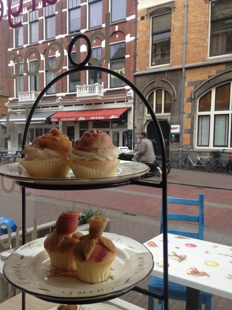 yesempatik-hollanda-haarlem-gezi-rehberi-jetties-cafe-cupcake-amsterdam